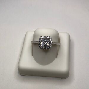 Elegant Silver Women's Ring